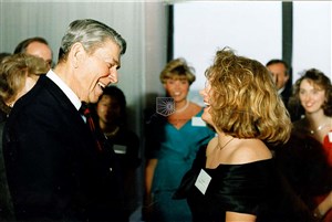 Image description is not available for 1992.243